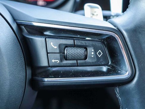 Used 2023 Porsche Macan image 33