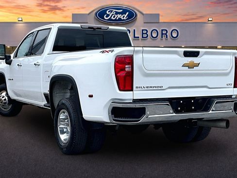 Used 2022 Chevrolet Silverado 3500 LTZ w/ LTZ Plus Package AWD/4WD image 2