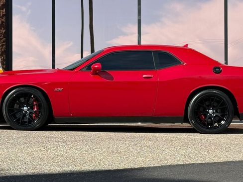 Used 2015 Dodge Challenger SRT w/ Technology Group RWD image 5