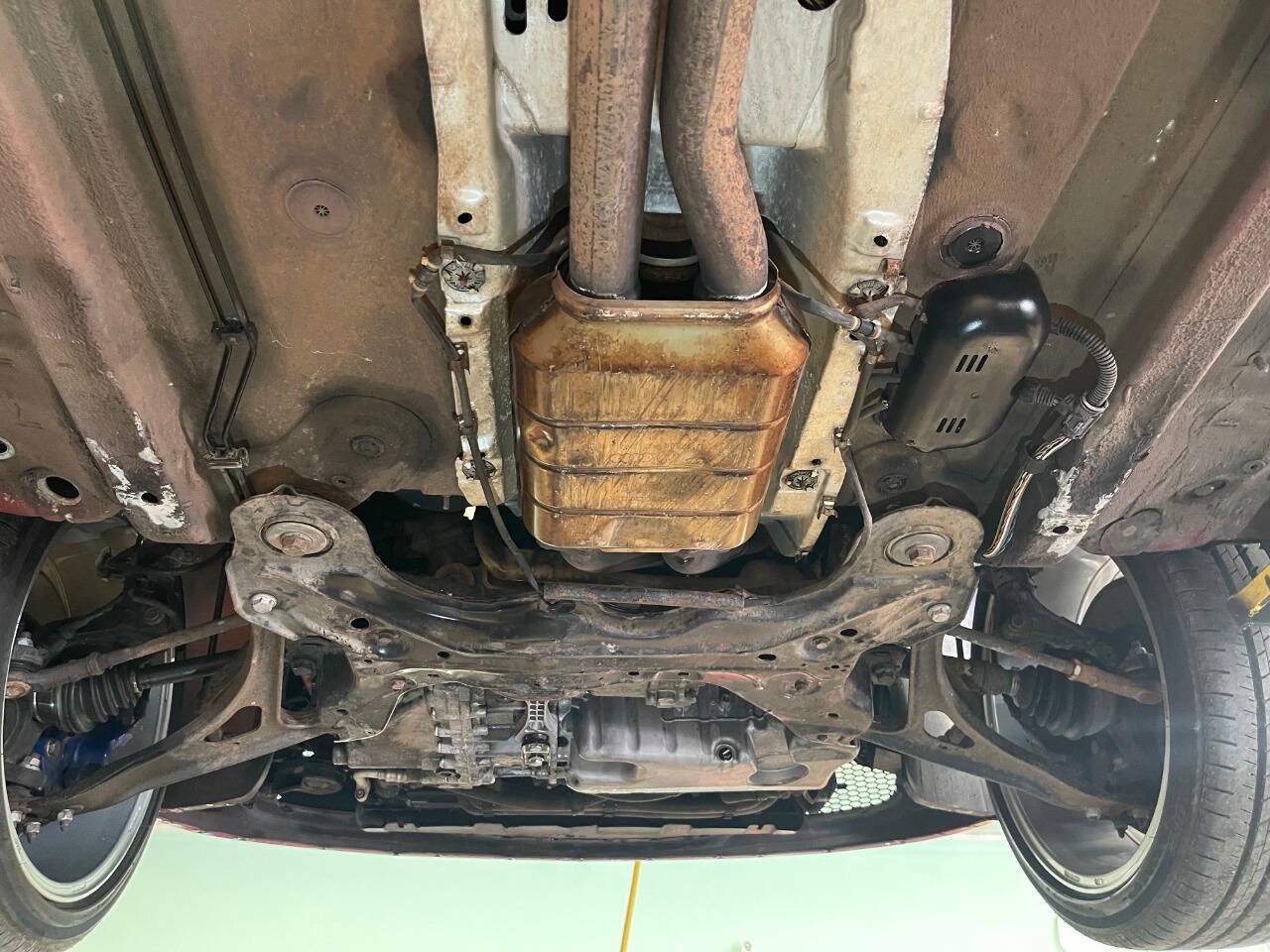 Used 2004 Volkswagen R32 AWD/4WD image 49