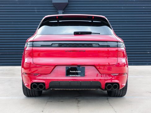 New 2025 Porsche Cayenne GTS image 6