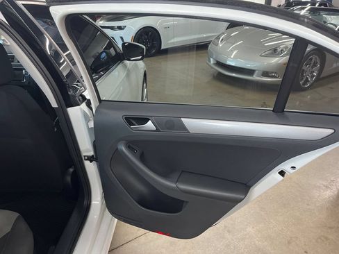 Used 2017 Volkswagen Jetta S FWD image 39