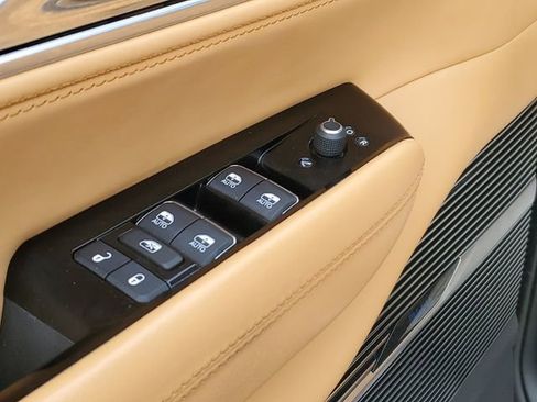 Used 2022 Jeep Grand Wagoneer Series III w/ Rear Seat Video Group 1 AWD/4WD image 23