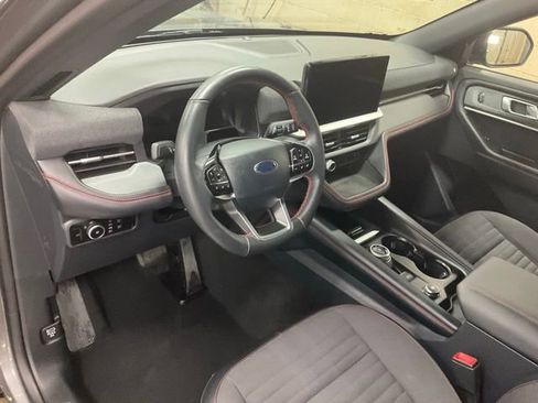 Used 2025 Ford Explorer ST-Line w/ ST-Line Street Pack image 6