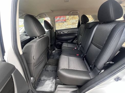 Used 2019 Nissan Rogue SV FWD image 15