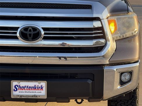 Used 2017 Toyota Tundra SR5 image 8