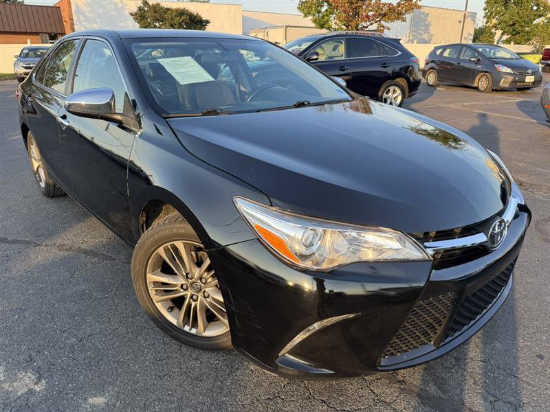 Used 2017 Toyota Camry SE FWD image 3