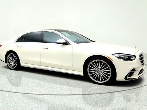 Used 2022 Mercedes-Benz S 500 4MATIC image 3