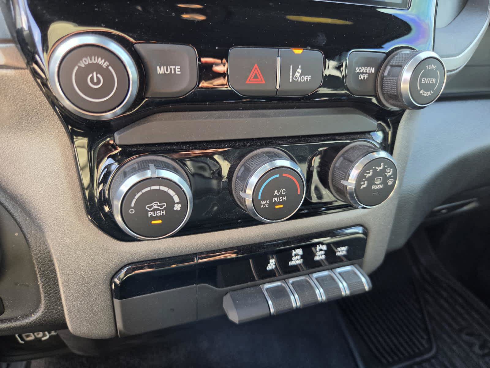 Used 2025 RAM 1500 Warlock AWD/4WD image 21