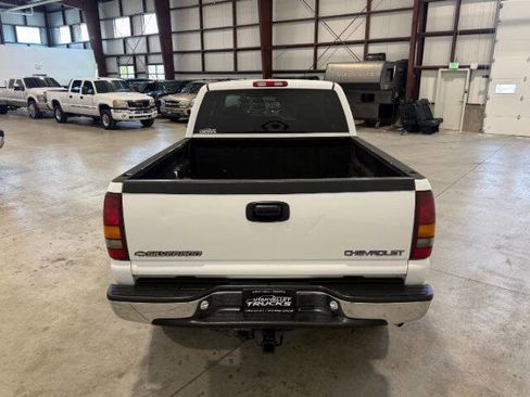 Used 2001 Chevrolet Silverado 2500 LS w/ Off-Road Skid Plate Pkg AWD/4WD image 10