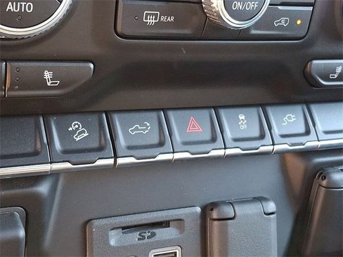 Used 2022 GMC Sierra 2500 SLE w/ SLE Value Package; image 29