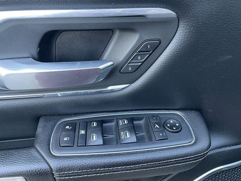 Used 2020 RAM 1500 Laramie RWD image 32