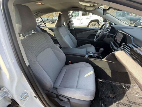 Used 2025 Toyota Camry LE image 8