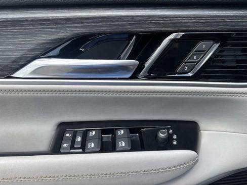 Used 2023 Jeep Wagoneer Series III w/ Convenience Group I RWD image 22