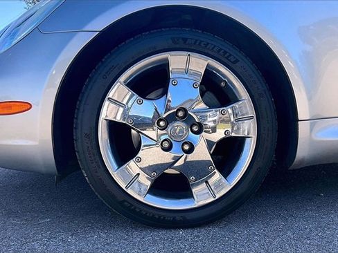 Used 2005 Lexus SC 430 Convertible image 35