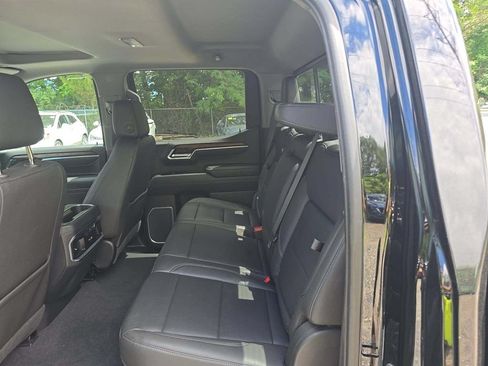 Used 2022 GMC Sierra 1500 SLT w/ SLT Convenience Package AWD/4WD image 4
