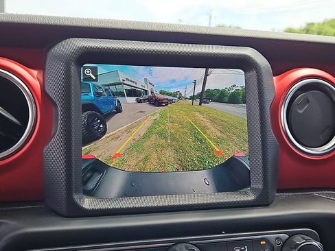 Used 2022 Jeep Gladiator Rubicon w/ Trailer Tow Package AWD/4WD image 19