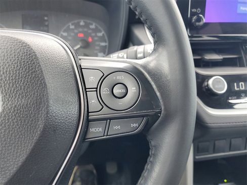 Used 2024 Toyota Corolla Cross LE image 23