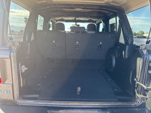 Used 2023 Jeep Wrangler Unlimited Rubicon 4xe image 5