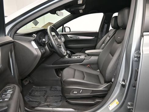 Used 2024 Cadillac XT5 Luxury FWD image 12