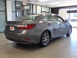 Used 2018 Lexus ES 300h image 5