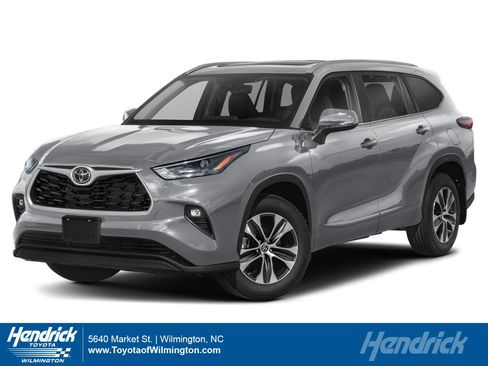 New 2026 Toyota Highlander XLE image 1