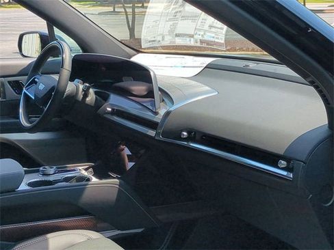 New 2026 Cadillac Vistiq Sport image 30