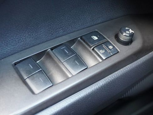 Used 2022 Toyota Camry SE w/ Audio Upgrade Package FWD image 12