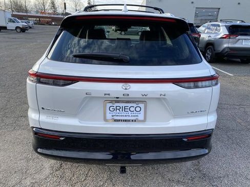 New 2025 Toyota Crown Signia Limited image 4