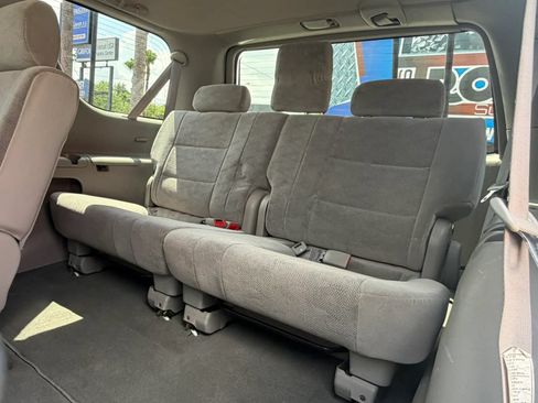 Used 2006 Toyota Sequoia SR5 AWD/4WD image 17