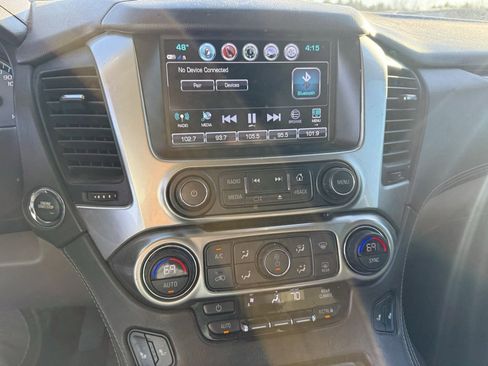 Used 2020 Chevrolet Suburban LT image 9