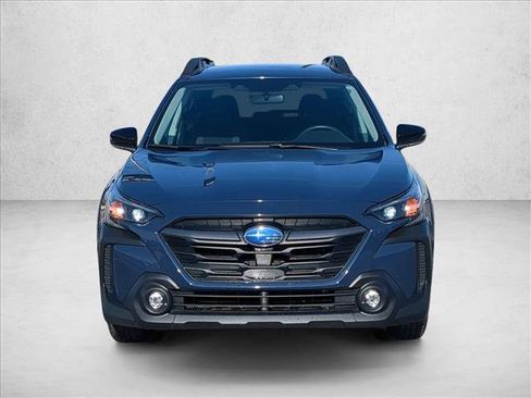 Used 2025 Subaru Outback Premium image 2