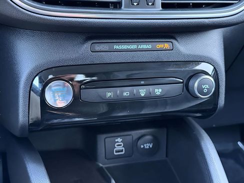 Used 2025 Ford Escape Platinum w/ Premium Technology Package FWD image 28