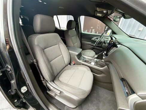 Used 2022 Chevrolet Traverse LT image 28