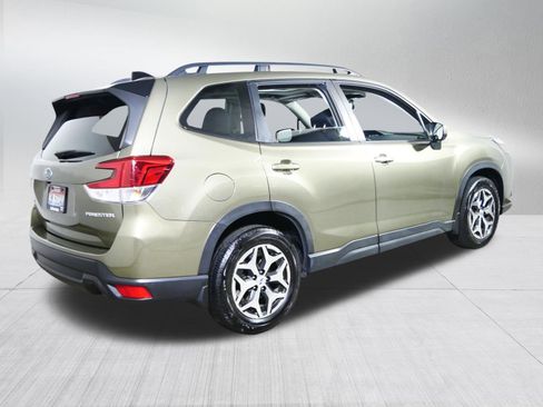 Used 2024 Subaru Forester Premium AWD/4WD image 7