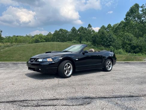 Used 2003 Ford Mustang GT RWD image 2