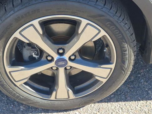 Used 2018 Ford Escape SEL image 19