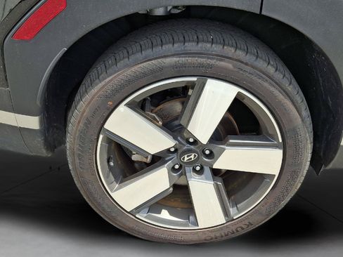 Used 2025 Hyundai Santa Fe Limited AWD/4WD image 13