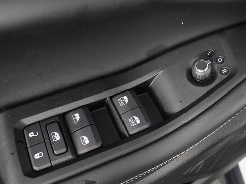 New 2025 Jeep Grand Cherokee Limited image 18