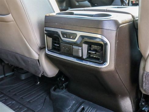 Used 2021 GMC Sierra 2500 SLT w/ SLT Preferred Package image 22