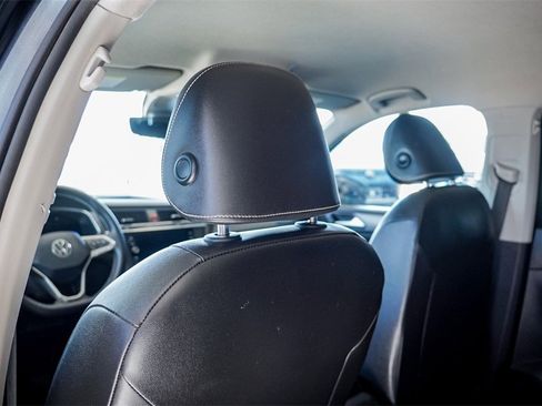 Used 2022 Volkswagen Tiguan SE image 25