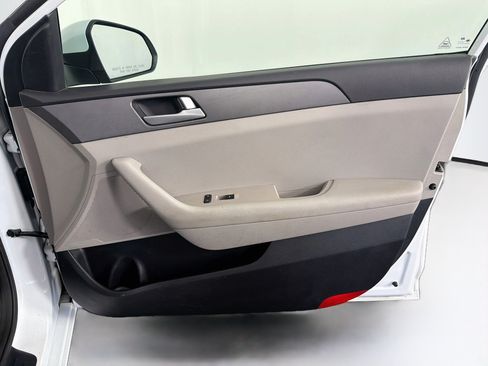 Used 2015 Hyundai Sonata SE FWD image 29