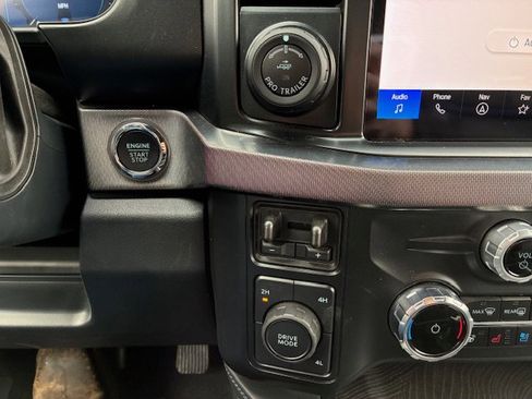 Used 2025 Ford F250 Platinum image 26