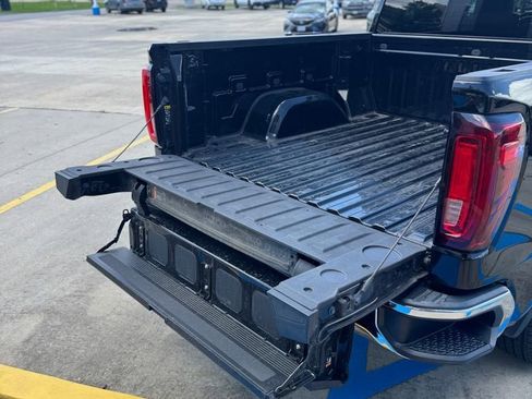 Used 2023 GMC Sierra 1500 SLT w/ SLT Premium Package RWD image 8