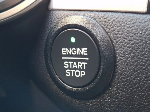 Used 2022 Ford Escape SE w/ SE Sport Appearance Package image 27