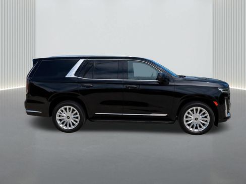 Used 2024 Cadillac Escalade Luxury AWD/4WD image 8