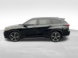 Used 2021 Toyota Highlander XSE AWD/4WD video 2