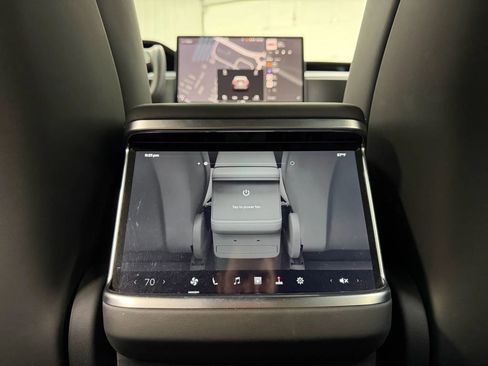 Used 2023 Tesla Model X Plaid image 19