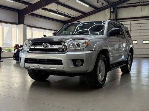 Used 2007 Toyota 4Runner SR5 image 4