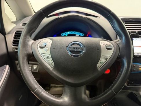 Used 2016 Nissan Leaf SL w/ Premium Package image 13